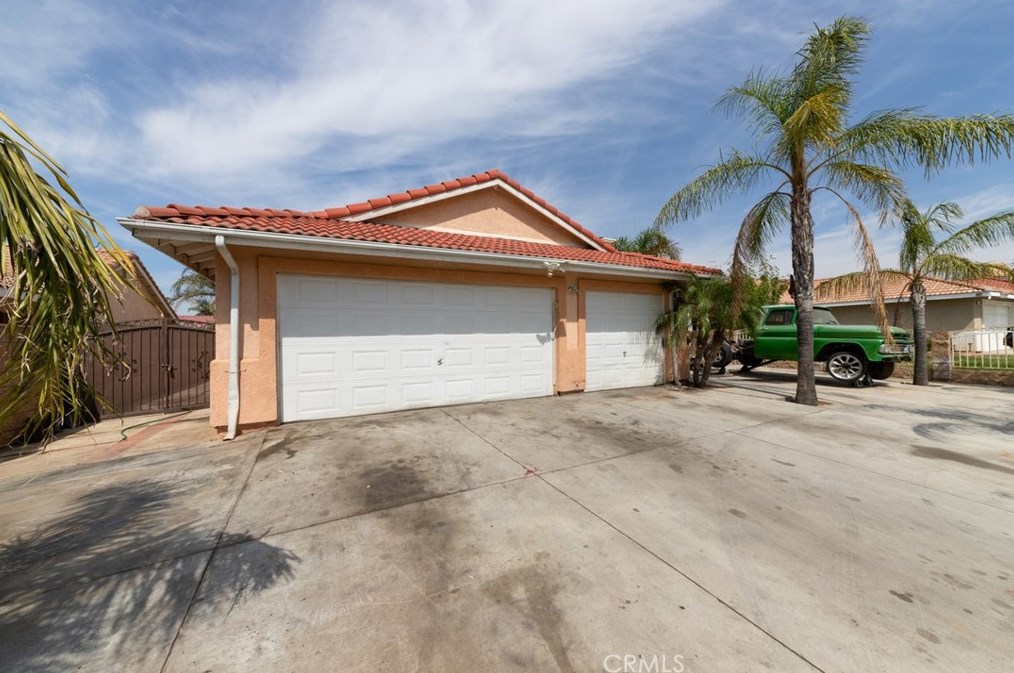 9346 Morning Glory Pl, Fontana, CA 92335