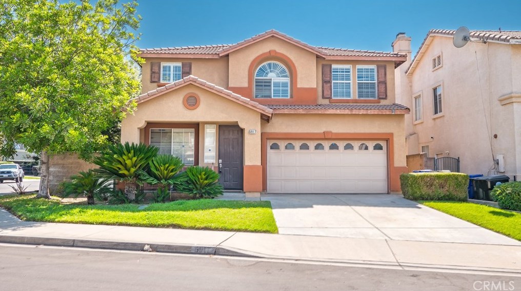 5917 Pine Valley Dr, Fontana, CA 92336