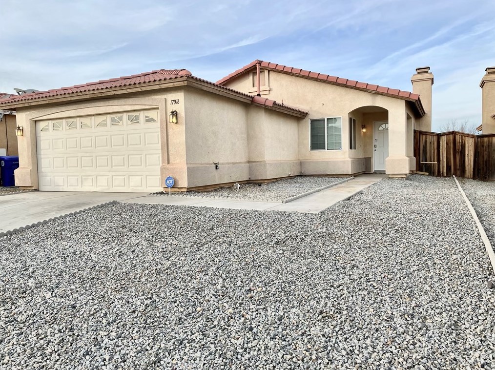 17016 Tivolli Ln, Victorville, CA 92395