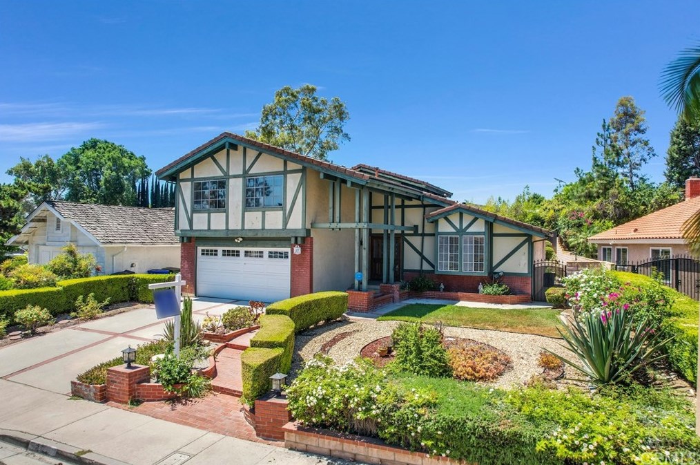 17 Country Ridge Rd, Pomona, CA 91766