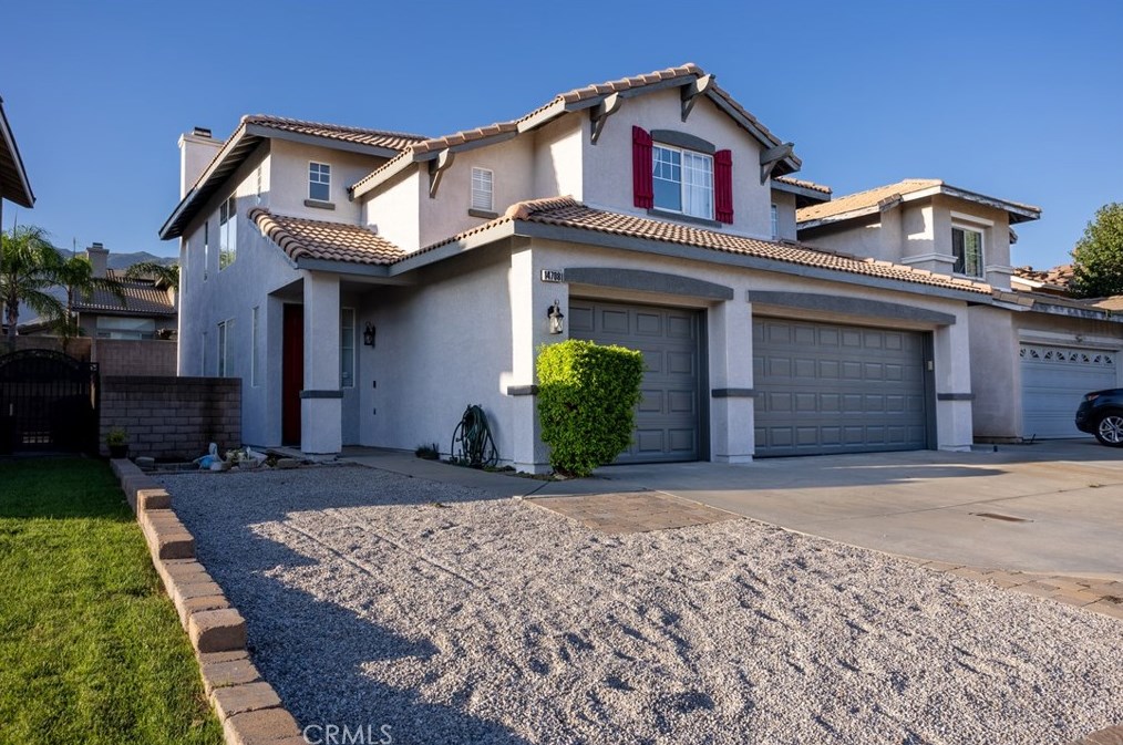 14708 Saddlepeak Dr, Fontana, CA 92336