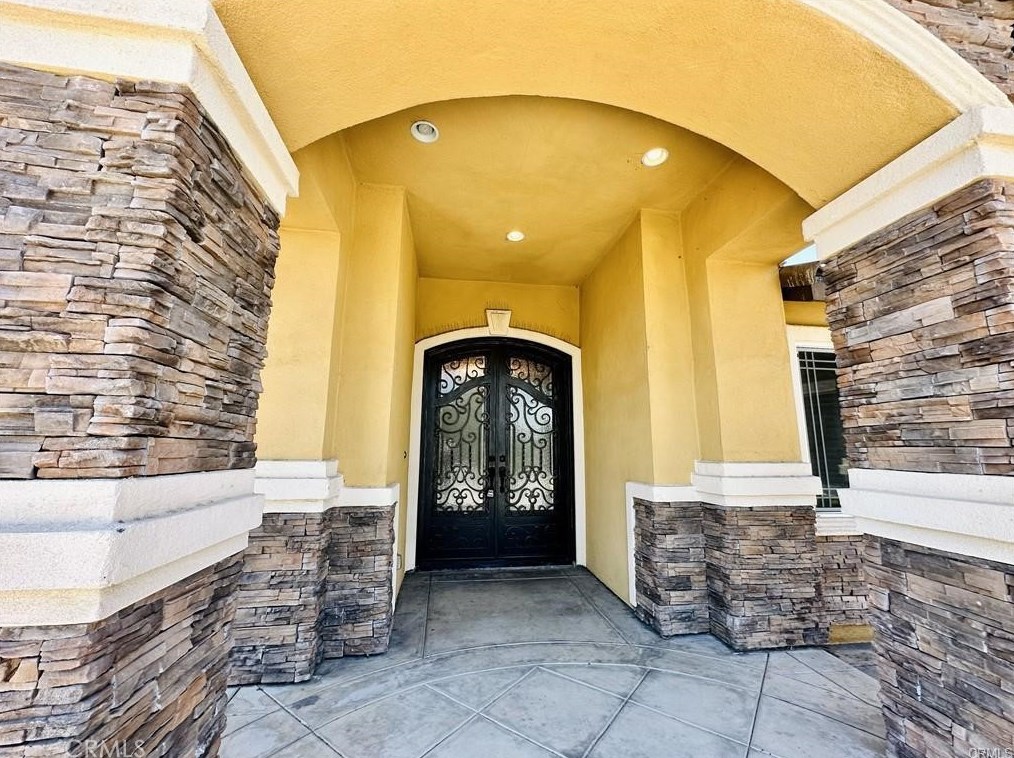 7670 Alder Ave, Fontana, CA 92336