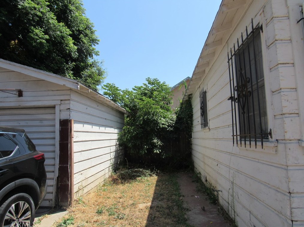 322 Townsend Ave, Los Angeles, CA 90063-2338