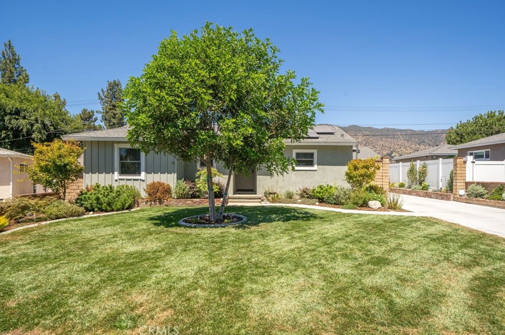675 Lochleven St, Glendora, CA 91741