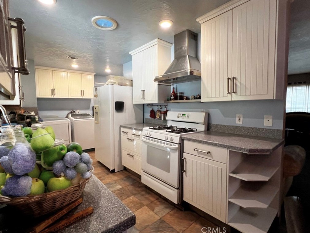 16051 Little Beaver St, Victorville, CA 92395