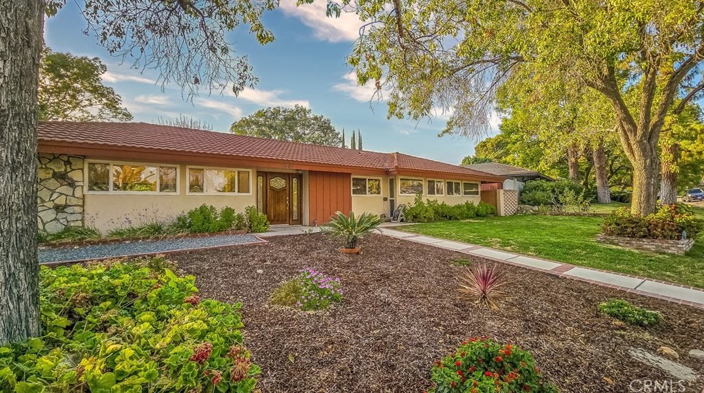 1807 Hanover Rd, Claremont, CA 91711