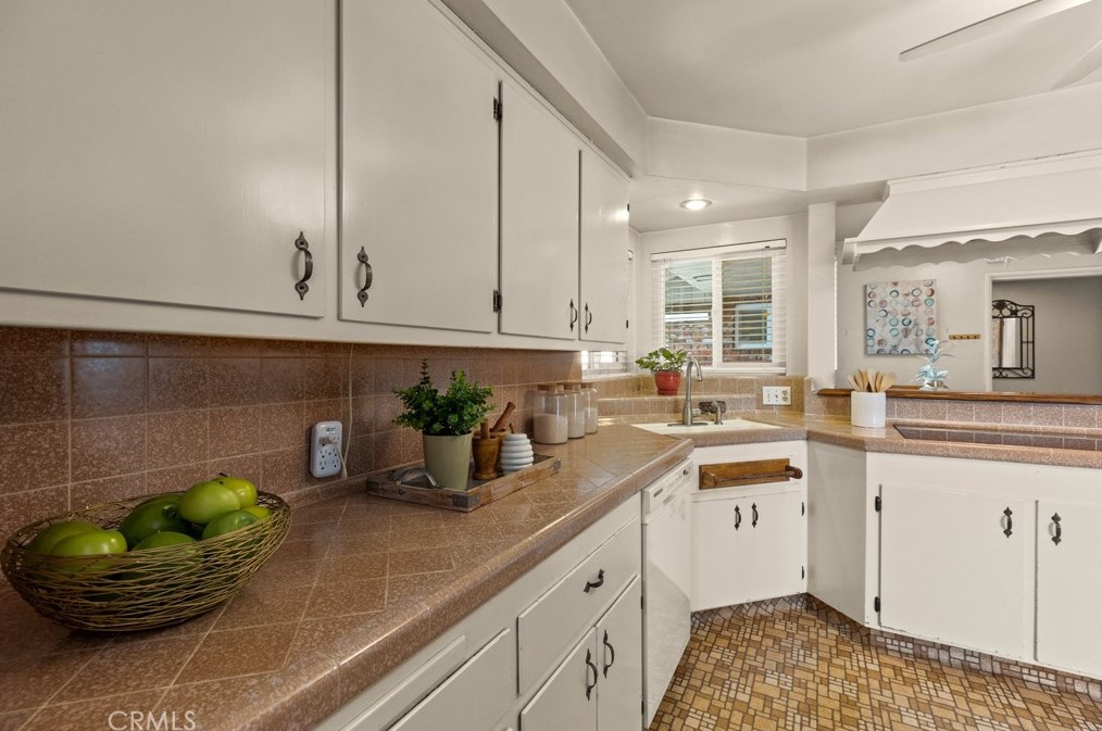 446 Tudor St, Covina CA 91722-1146 exterior