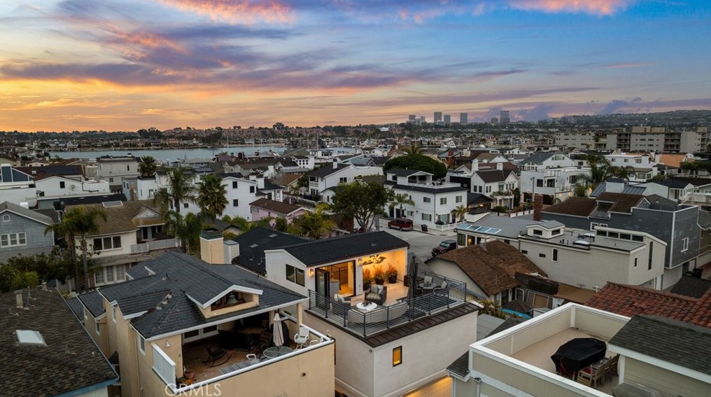 115 Bay Ave, Newport Beach CA  92662-1045 exterior