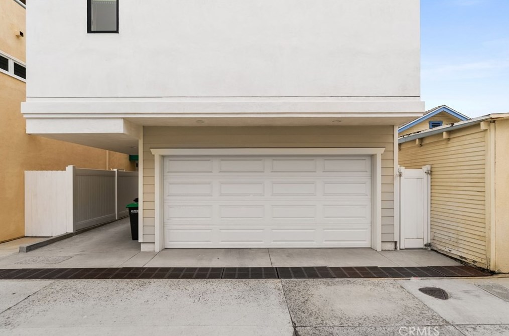 115 Bay Ave, Newport Beach CA  92662-1045 exterior