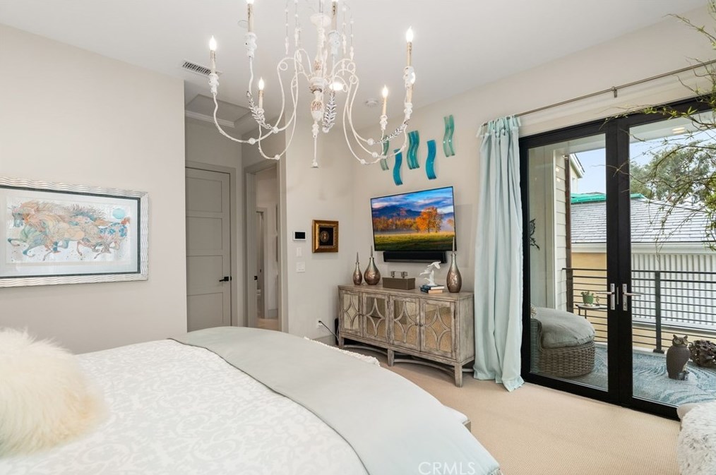 115 Bay Ave, Newport Beach CA  92662-1045 exterior