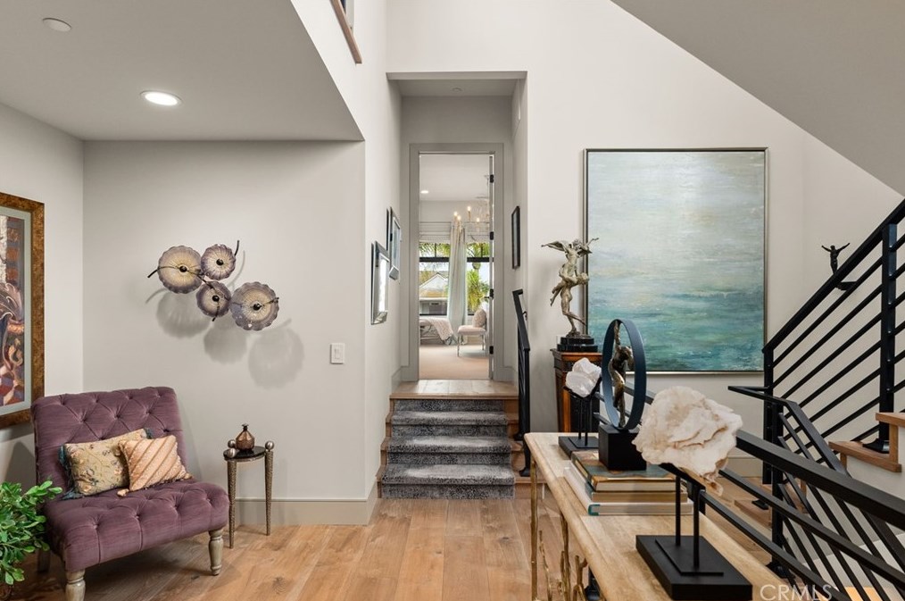 115 Bay Ave, Newport Beach CA  92662-1045 exterior