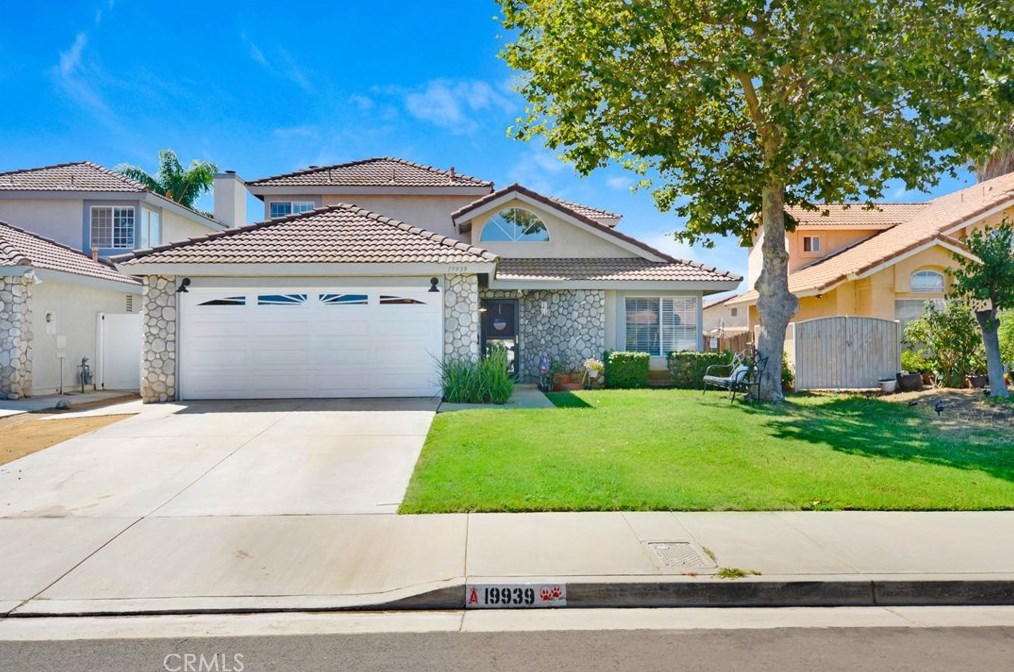 19939 Silvercrest Ln, Riverside, CA 92508-3251