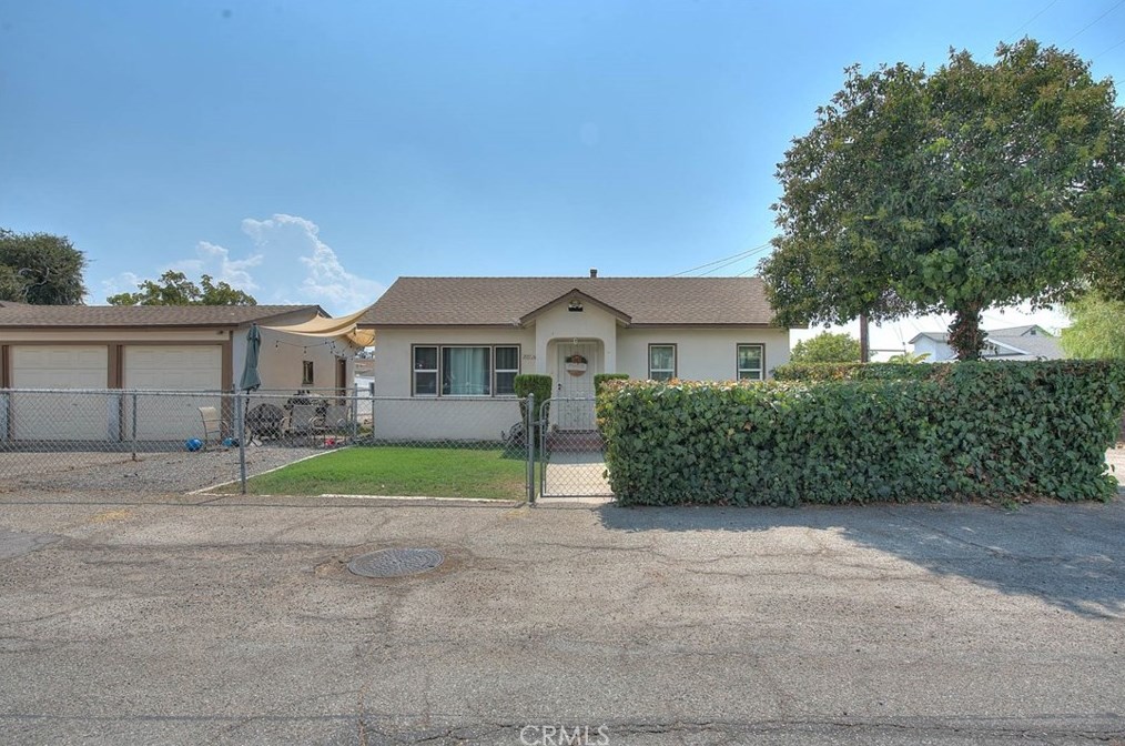 971 5th Ave, Upland, CA 91786