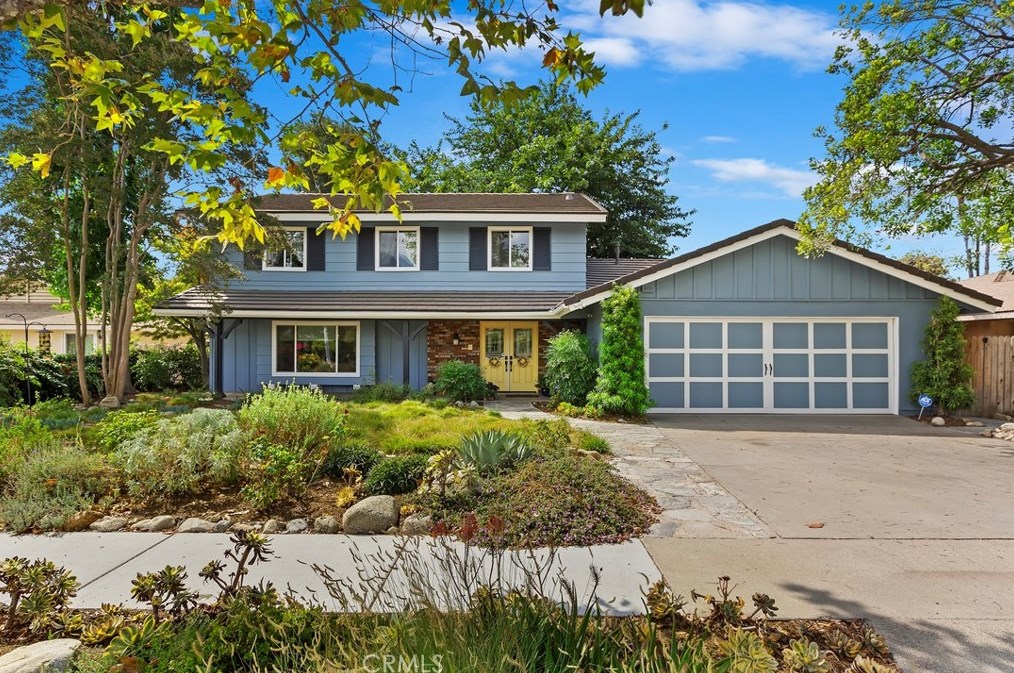 882 Notre Dame St, Upland, CA 91786-2742