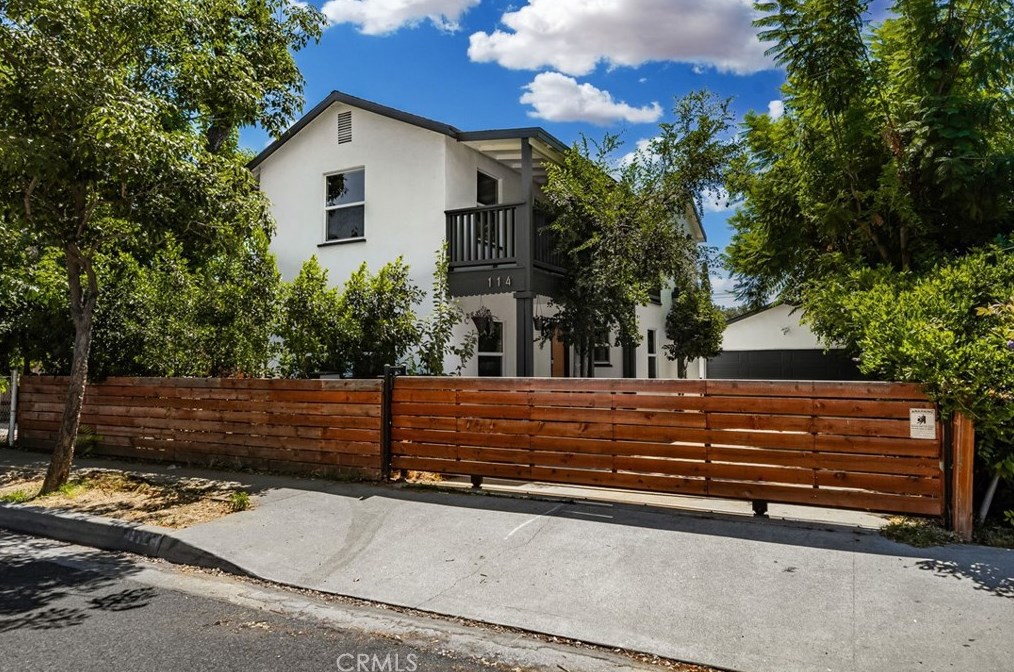 114 E Woodbury Rd, Altadena, CA 91001