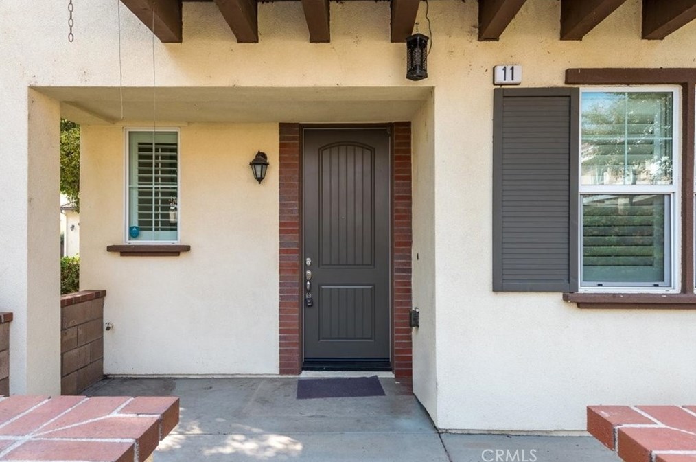 665 E Riverside Dr #11, Ontario, CA 91761