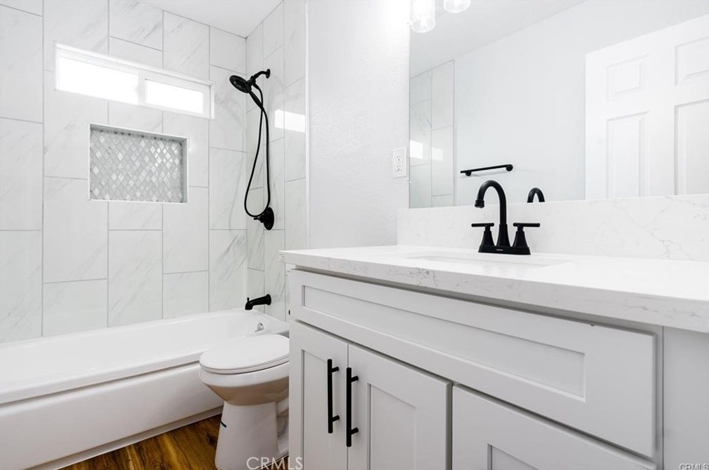 1605 Via Vis Dr, Riverside CA  92506-5321 exterior