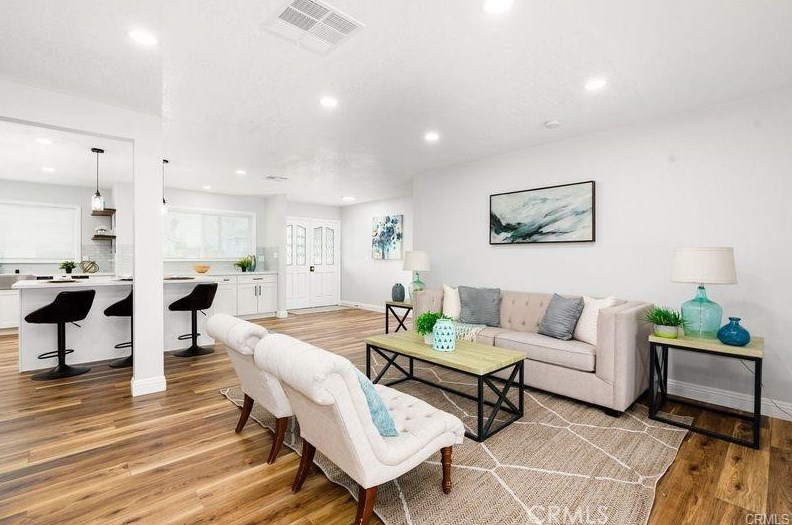 1605 Via Vis Dr, Riverside CA  92506-5321 exterior