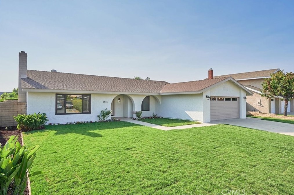 1515 S Glencroft Rd, Glendora, CA 91740