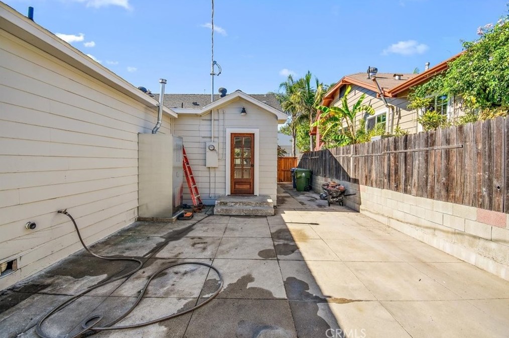 5025 Buchanan St, Los Angeles CA  90042-2339 exterior