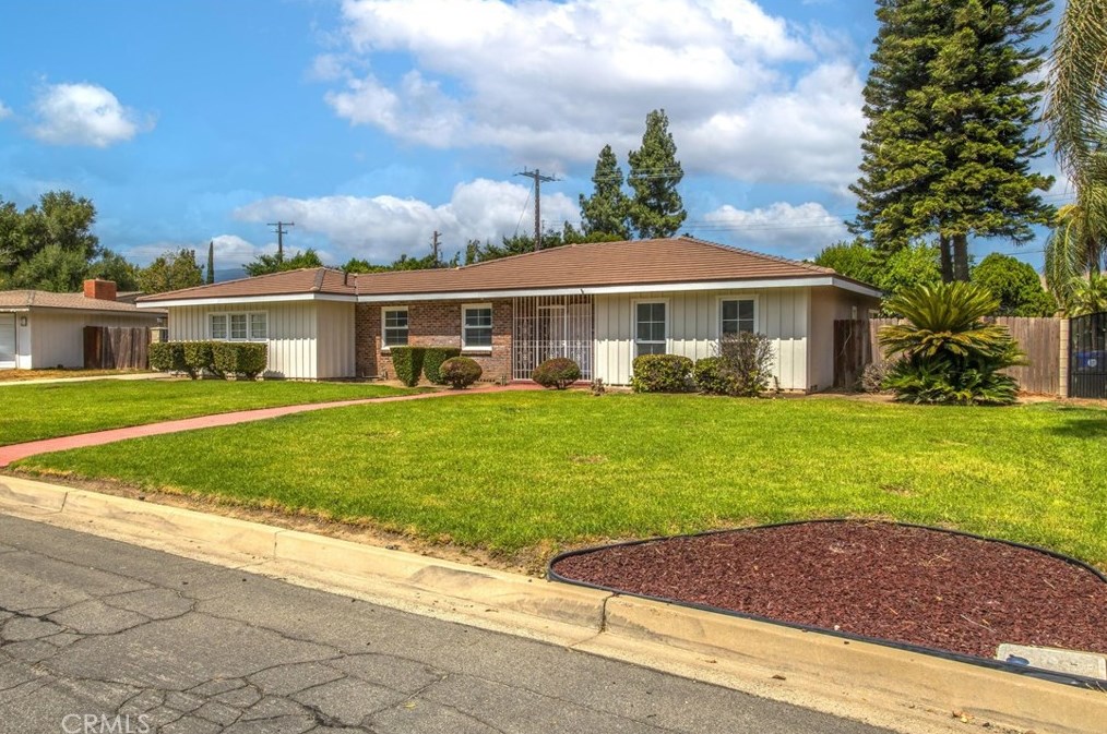 5651 Magnolia Ave, Rialto, CA 92377