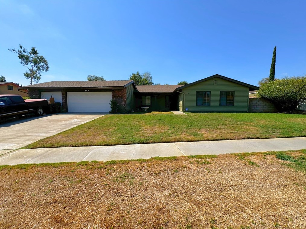 2466 N Apple Ave, Rialto, CA 92377