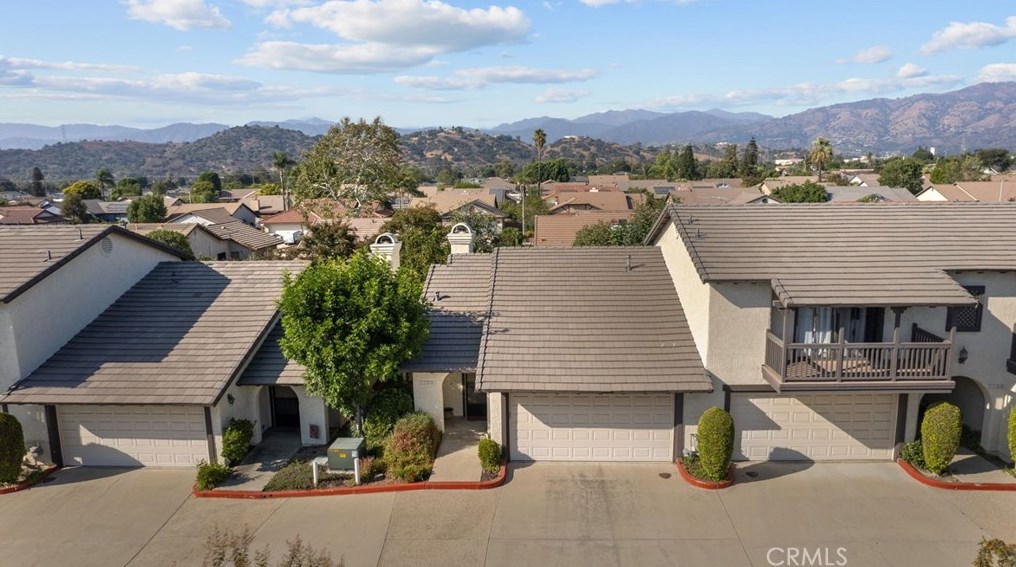 1153 Strawberry Ln, Glendora, CA 91740