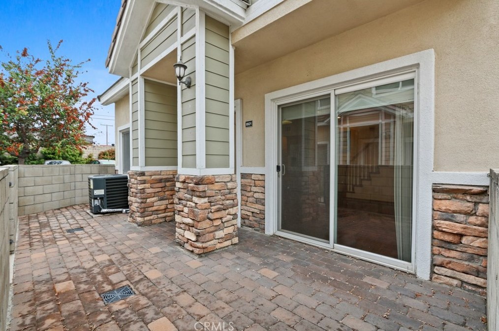 8921 Topaz Ct, Cypress, CA 90630