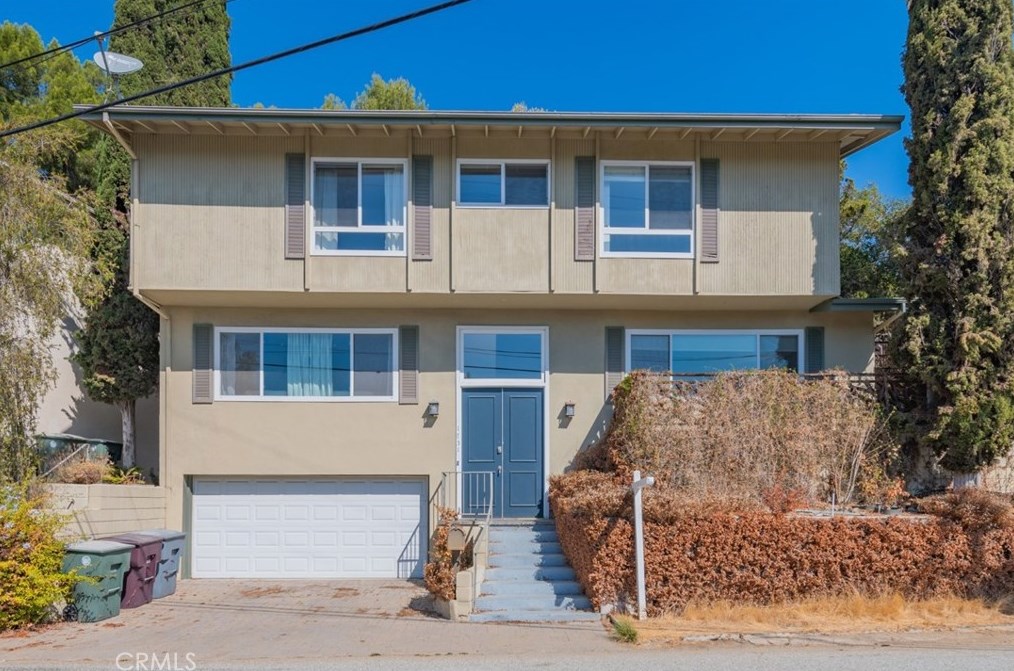 1731 Golf Club Dr, Glendale, CA 91206-1328