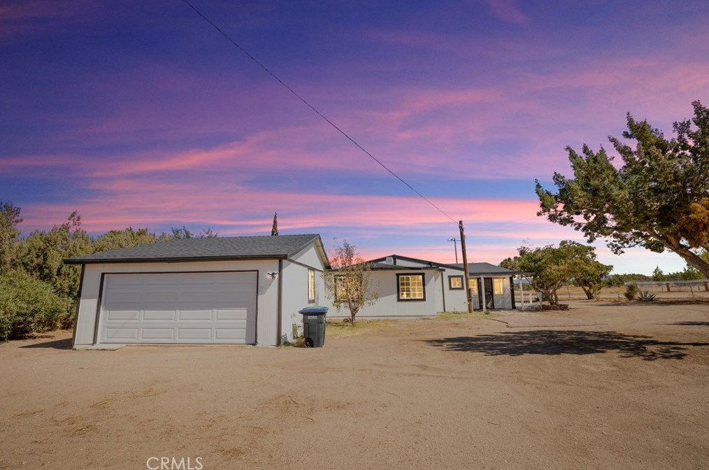 10748 Muscatel St, Hesperia, CA 92344