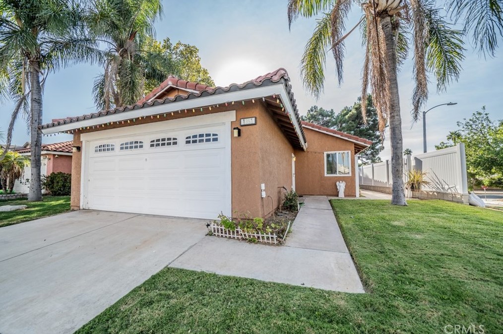 1351 Cherrytree Rd, Colton, CA 92324