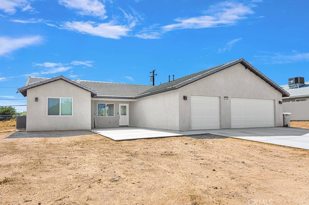 13985 Smoketree St, Hesperia, CA 92345