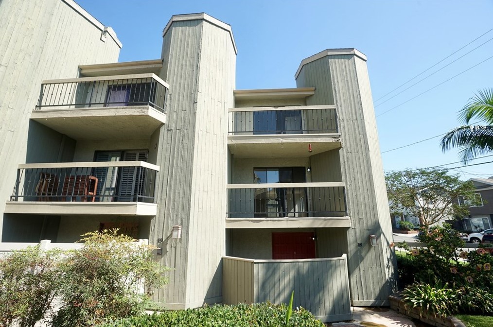 2601 E 19th St #18, Long Beach, CA 90755