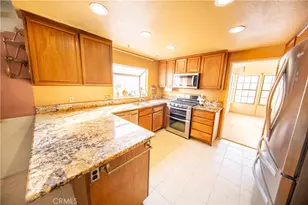 15175 Dakota Way, Victorville, CA 92394 - Photo 6