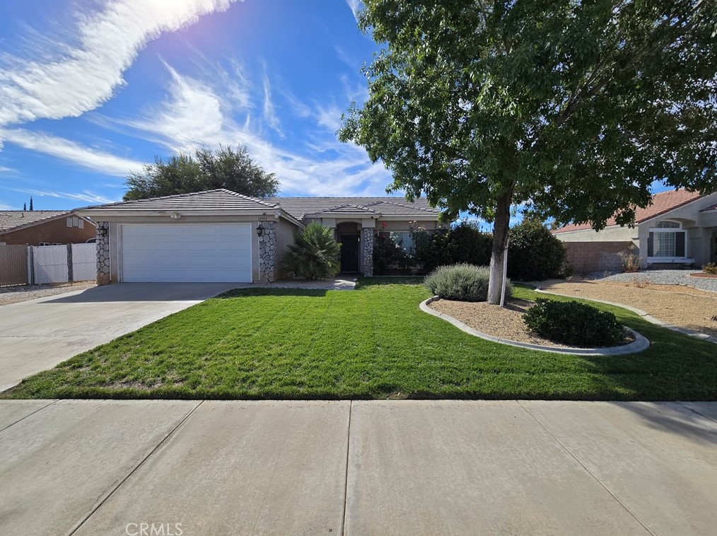 12993 Dartmouth Ct, Victorville, CA 92392