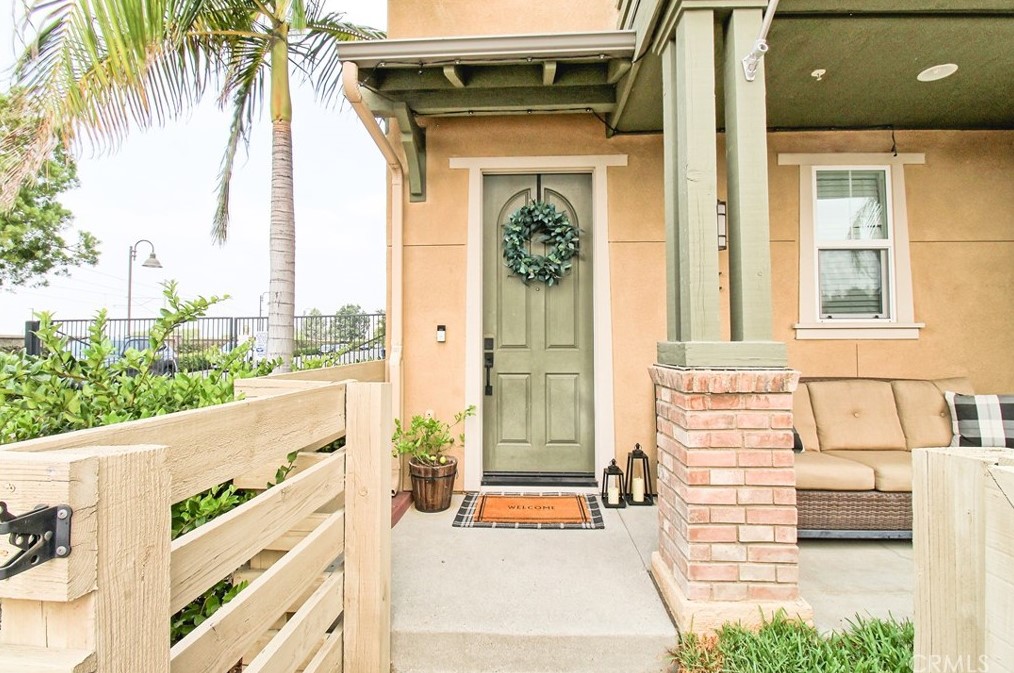 441 Glendora Ave, Glendora, CA 91741-6216