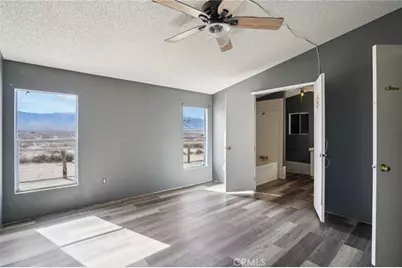 11330 Lakeview Avenue, Lucerne Valley, CA 92356 - Photo 20