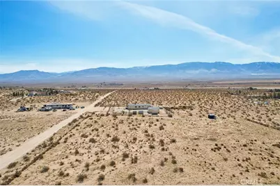 11330 Lakeview Avenue, Lucerne Valley, CA 92356 - Photo 56