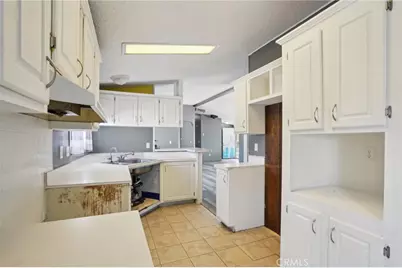 11330 Lakeview Avenue, Lucerne Valley, CA 92356 - Photo 14