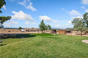 14924 Chamber Ln, Apple Valley, CA 92307 - Photo 2
