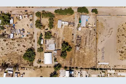 17750 Bubbling Wells Road, Desert Hot Springs, CA 92241 - Photo 2