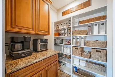 7922 Los Palmas Drive, Oak Hills, CA 92344 - Photo 18