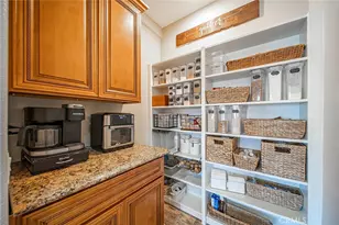 7922 Los Palmas Dr, Oak Hills, CA 92344 - Photo 18