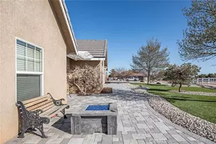 7922 Los Palmas Dr, Oak Hills, CA 92344 - Photo 46