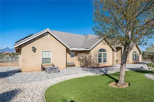 7922 Los Palmas Dr, Oak Hills, CA 92344 - Photo 6