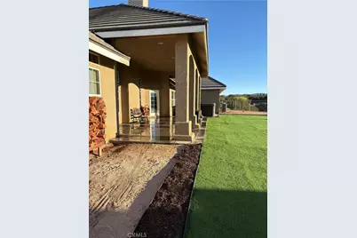 7922 Los Palmas Drive, Oak Hills, CA 92344 - Photo 52