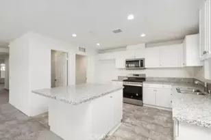 13833 Raven St, Victorville, CA 92392 - Photo 8