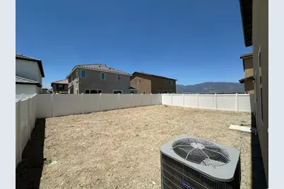 2511 Gunner Ridge Way, Rialto, CA 92377 - Photo 32