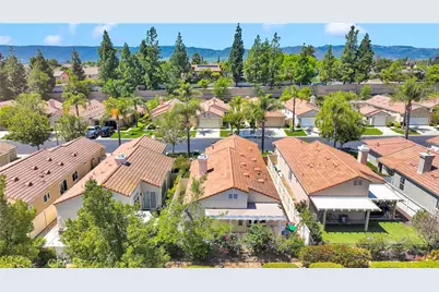 40684 Corte Albara, Murrieta, CA 92562 - Photo 36