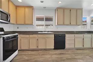 40684 Corte Albara, Murrieta, CA 92562 - Photo 10